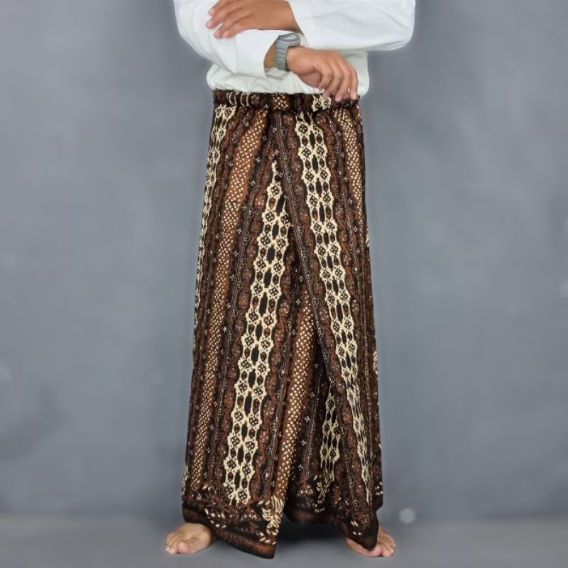 KSA002 Lar Gurda Kesikan Salur. Sarung Batik Tradisional Semi Tulis Lar Gurda Eksklusif