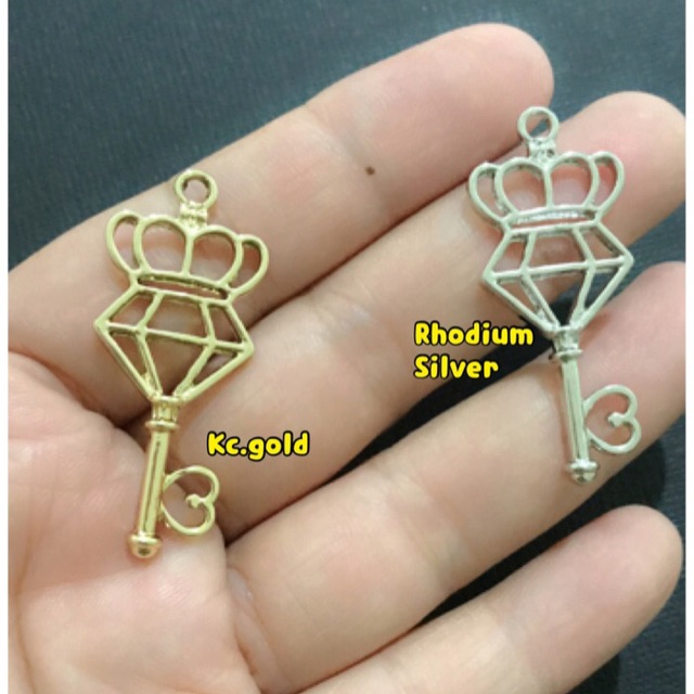 Key charm tiara chRm bezel charm kunci aksesoris resi frame liontin