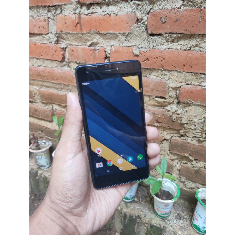 KYOCERA KYV44 RAM 3GB /32GB GARANSI NORMAL