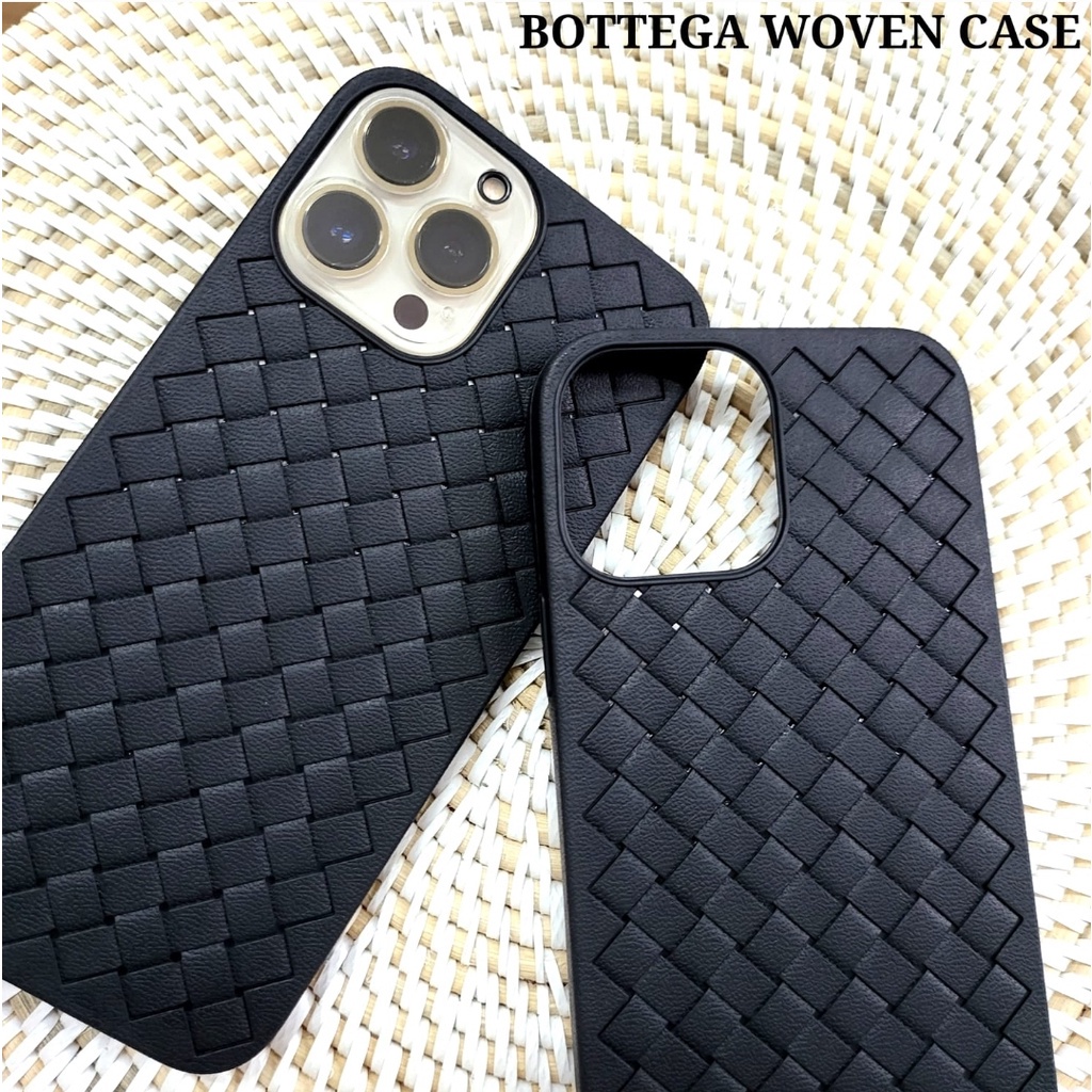 CASE intreccito iPhone 13 13Pro 13Promax 13Mini 12 12Pro 12Promax 12Mini 11 11Pro 11Promax/Softcase Woven B-ONT-TEG-A Soft LEATHER-KULIT ITALi Clutch LUXURY ULTRA S Hitam Black Gelap/Leather Shoulder Design Luxury Fokus PRO Veneta Promax Pro Max Mini