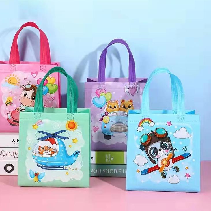 

Jual EJEGT HAPPY TIME GOODIE BAG DX23 (1 LUSIN WARNA RANDOM) ANEKA GAMBAR KARAKTER LUCU ULANG TAHUN HAPPY BIRTHDAY TAS KARUNG PLASTIK SOUVENIR 45 Paling Popular