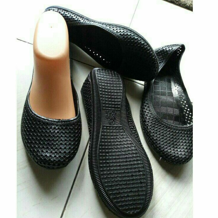 8890 - Sepatu Flat Shoes Karet Tipis Motif Jarum Sepatu Karet Tipis Motif Lubang Ukuran 36 - 41