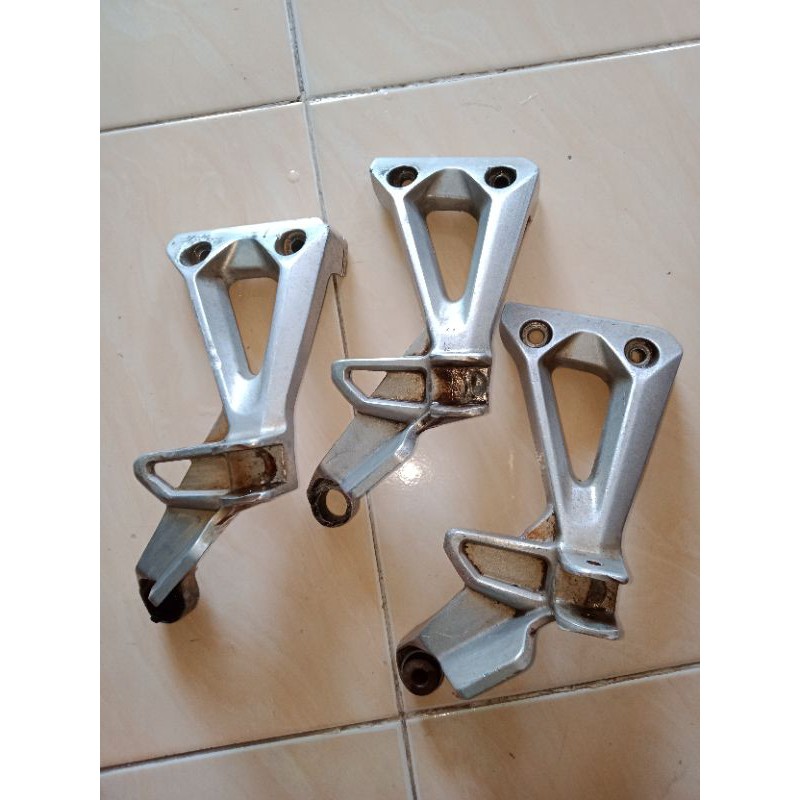 Postep footstep bostep step pijakan kaki belakang kanan Honda Revo absolut Blade lama old ori
