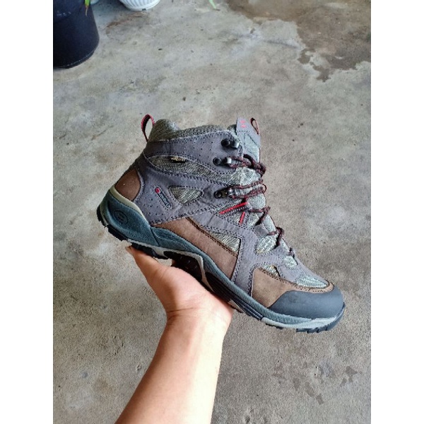 JUAL SEPATU ZAMBERLAND