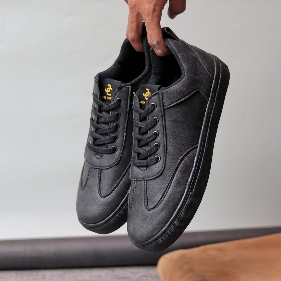 JIM Sneakers Kasual Pria Hitam Simple Trendy Original Footwear Kulit Sintetik Main Gaya Hangout