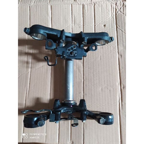 SEGITIGA SET ATAS BAWAH ORIGINAL HONDA CBR 150 LED k45