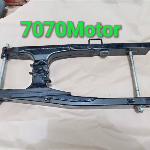 Jual set swing arm New Megapro Monoshock . original copotan . monoshock