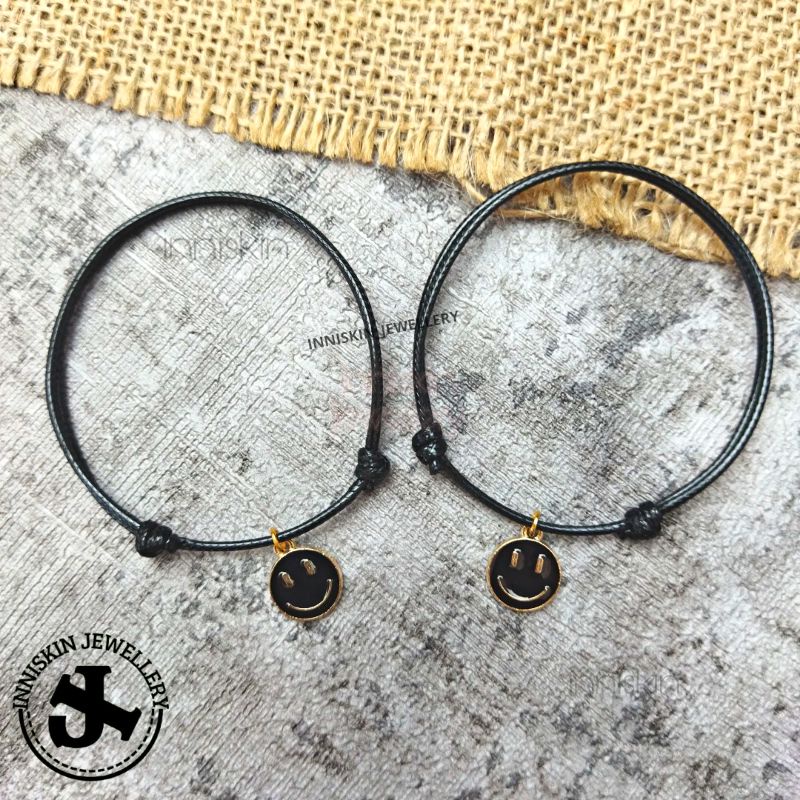 (1.5MM) Gelang Liontin Emoji Hitam / Gelang Senyum Warna Hitam / Gelang Smile / Gelang Liontin Senyum Hitam / Gelang Liontin Korea
