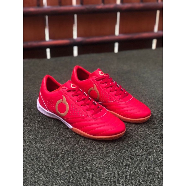 sepatu specs futsal.
