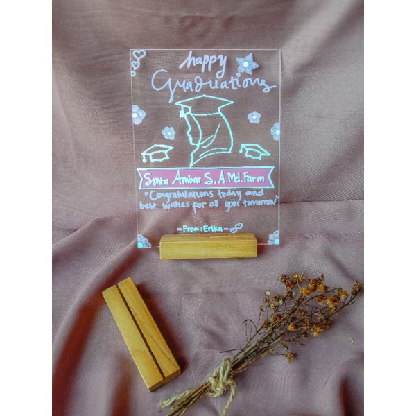 Acrylic Custom / gift wisuda / kado murah