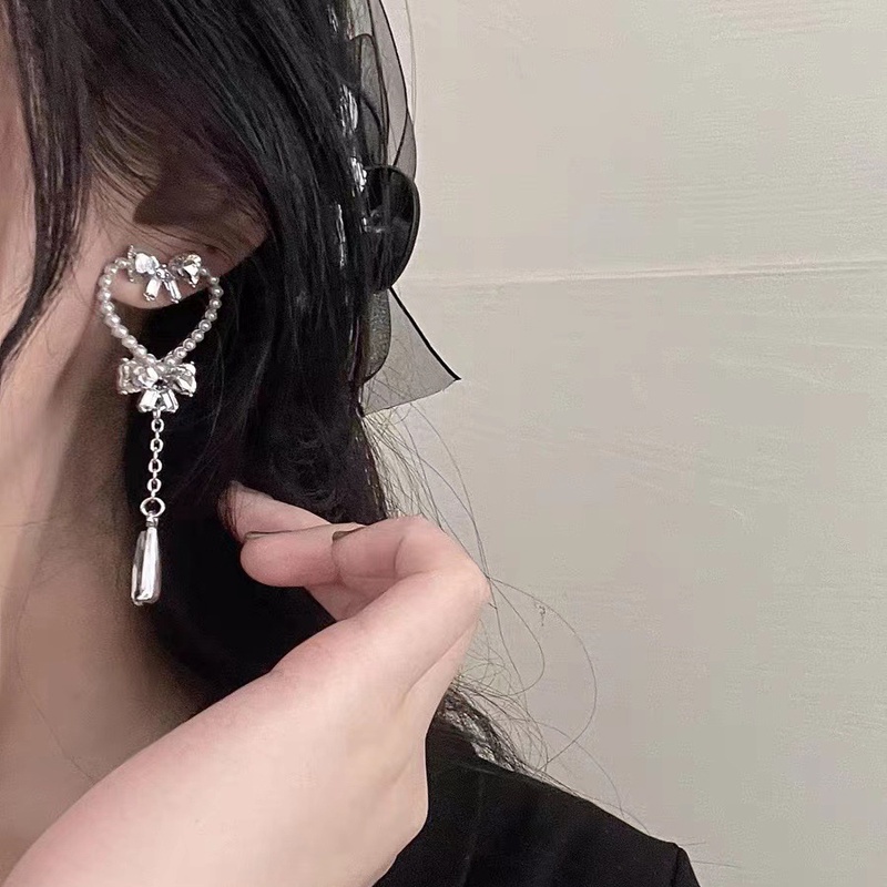 1 Pasang Anting Panjang Menjuntai Liontin Hati Kristal Mutiara Berlian Imitasi Gaya Vintage Korea Untuk Wanita