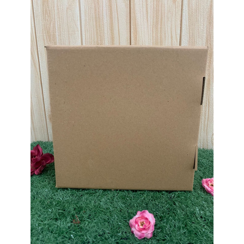 

BOX / KARDUS UNTUK KADO ATAU HANTARAN MAKANAN 22X22X12