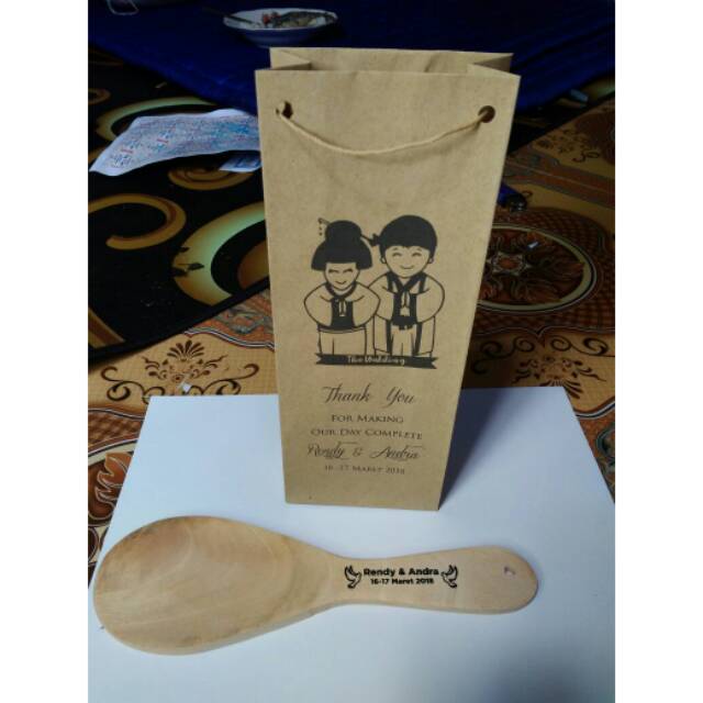 

Souvenir centong kemas paperbag