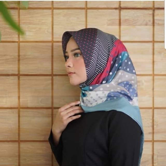 Kinaya gya hijab voal printed scarf by kinaya.id