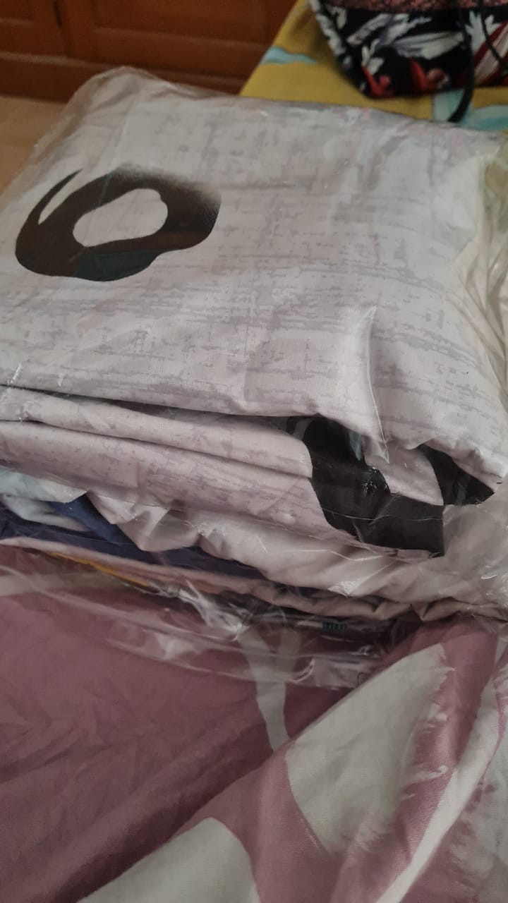 Sprei Katun Motif Strips Minimalis Ukurn 90-200