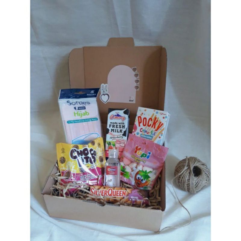 

Gift Box | Hampers Snack| Snack Box | Kado Ultah | Kado Anniversary | Kado Coklat Murah | Kado Wisuda Sempro