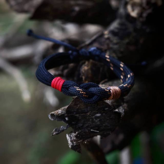 Advenlet - Gelang Paracord Pria Dwiwarna Blackgold