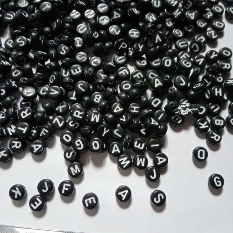 100pcs Mote Bulat Hitam Huruf PUtih