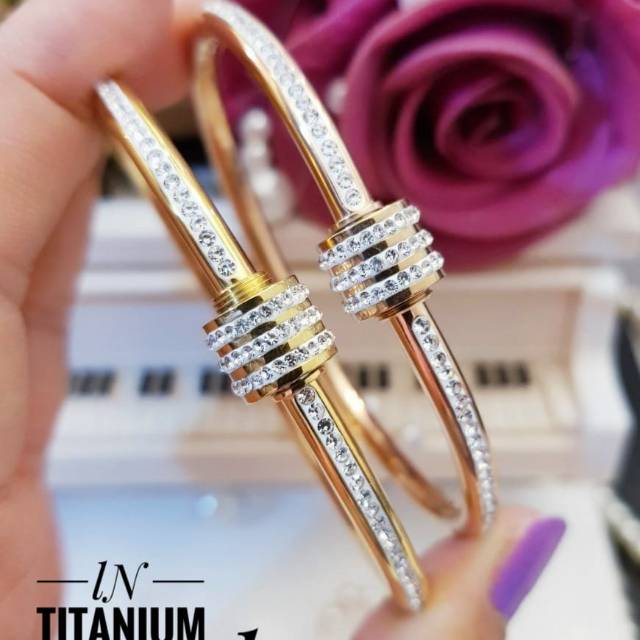 Titanium gelang 2430j