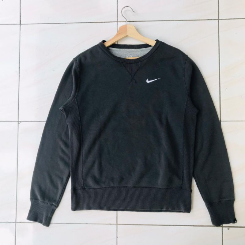 sweatshirt crewneck Nike second bekas preloved