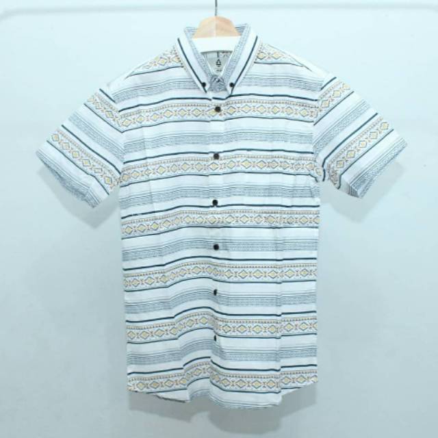 Kemeja Motif/Pattern Navajo Putih