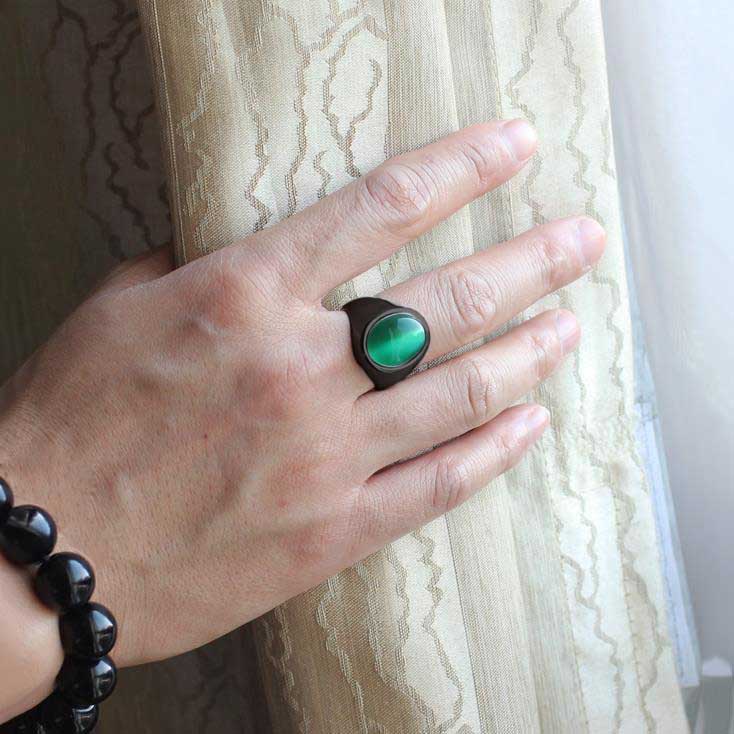 Cincin Pria Bahan Titanium Steel Hias Batu Opal Warna Hitam Gaya Punk Untuk Pernikahan