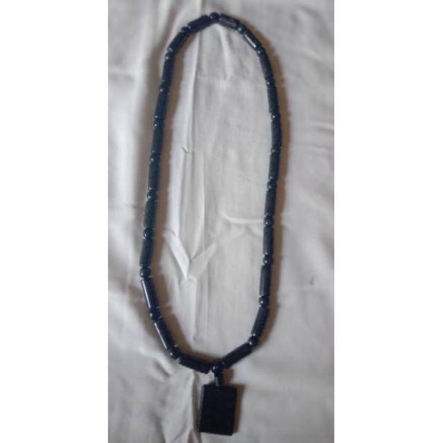 Kalung terapi black jade