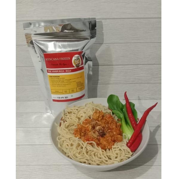 

Mie Rica - rica kemasan beku ( frozen ) ayam KENCANA - HALAL