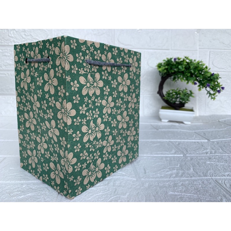 

!!! TERLARISS !!! Paperbag / Tas Kertas ( UK : Donat MOTIF ) Bahan dan kualitas TERJAMIN Cocok Untuk Tas Hajatan, Souvenir, Ultah dan acara lainnya