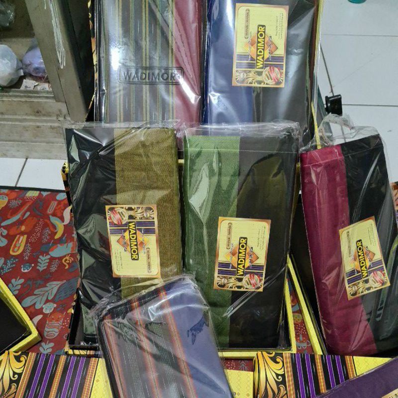 sarung wadimor manik manik