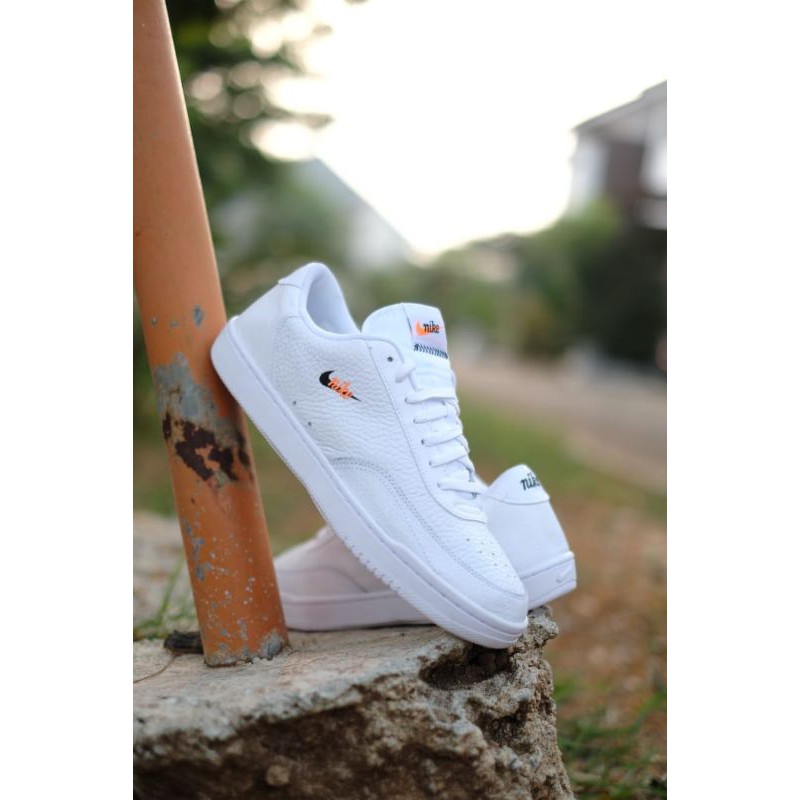 Nike court vintage leather white