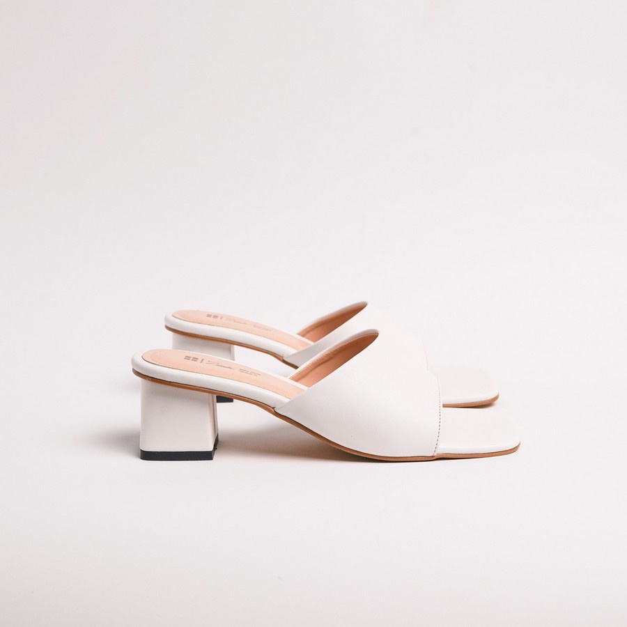 Zavatu-Ori Sepatu Sandal Heels Wanita  Hak Tahu Putih Premium Ukuran 41-45 Trendy Terbaru