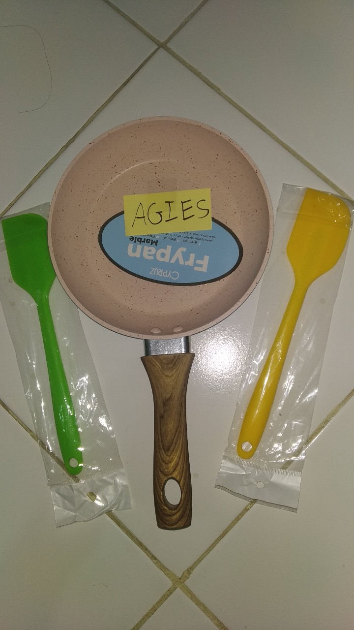 Fry Pan Wooden Touch