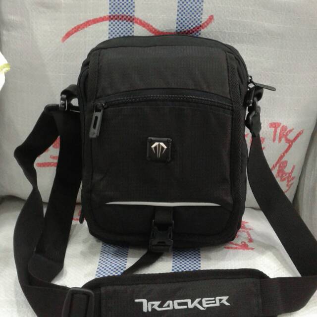 Tas selempang tracker black Ori