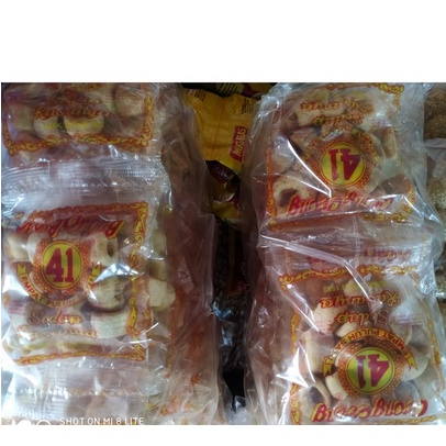 

Oleh-oleh Medan Snack Makanan Ringan orong-orong 41 isi 30pcs