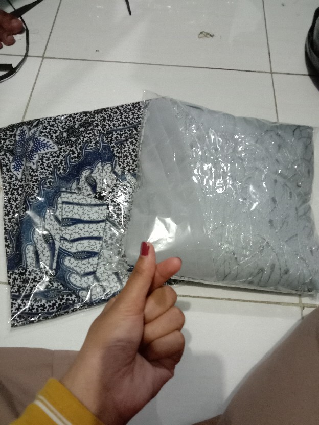 [real Pic] Batik Couple Yulia Kebaya Batik Modern Batik Couple Sarimbit Brokat Brukat - Bs142