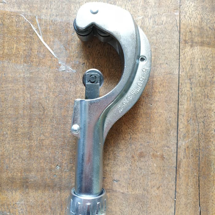 

Pipe Cutter. Cutter Pipa. Kater Pipa 3/16"- 2" (D 5 - 50mm) Jumbo.