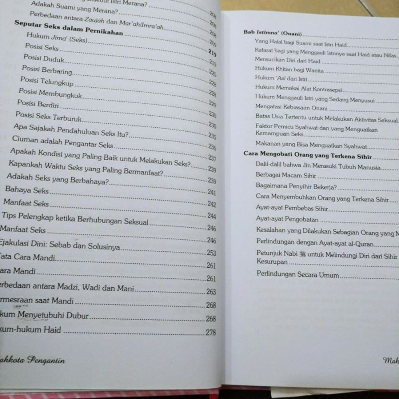 Buku Mahkota Pengantin Pustaka At-Tazkia Bonus Fikih Hubungan Intim dan Tuntunan Menggapai Keluarga Sakinah