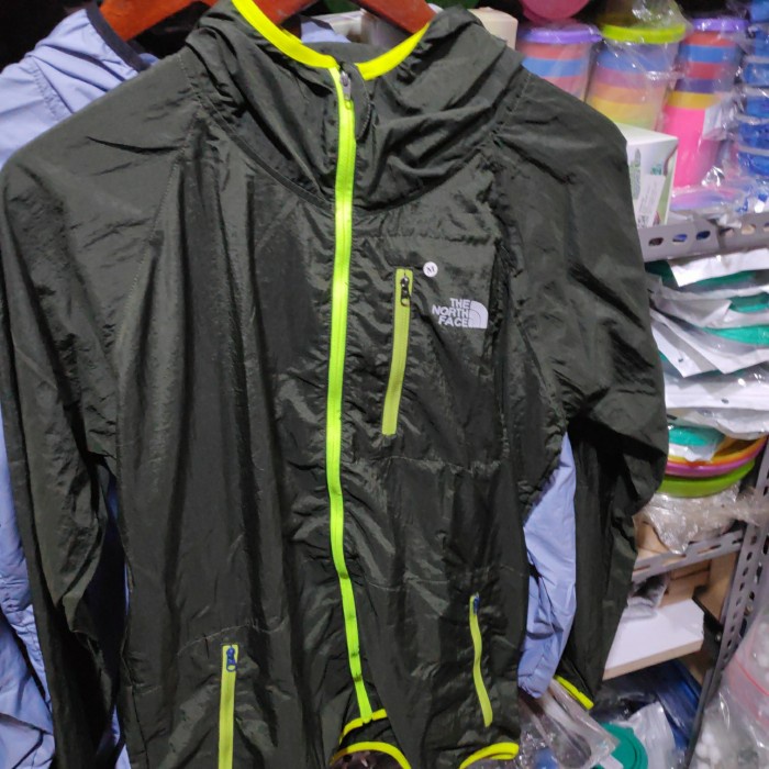 jaket gunung tnf windbreaker ultralight running jogging sepeda - hijau army, M