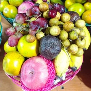 

parcel bulat: pisang4 fuji2 medan5 salak5 lengkeng anggrMrh1/4 1per pack