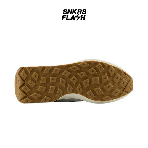 NEW BALANCE 370 Sea Salt White Black Sepatu Sneakers Unisex - U370CA - Size 42