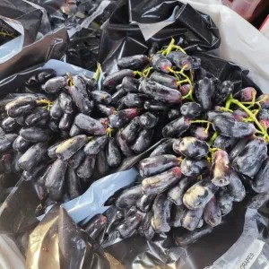 Anggur Jari Hitam (tanpa biji) 800g