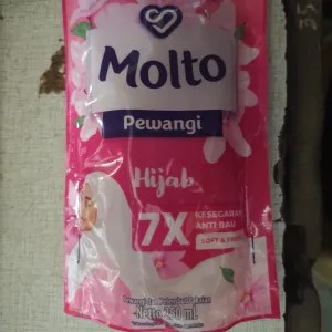 Molto Pewangi Hijab 250ml