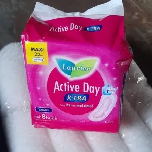 pembalut laurier active day isi 8