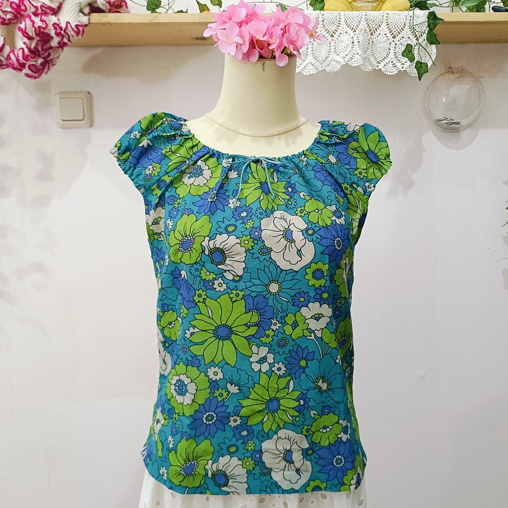 Vintage Blue Floral Ceruty Top — Mori Kei & Retro Kawaii