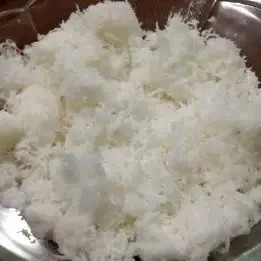 1 butir kelapa parut iris panjang/serundeng/urap