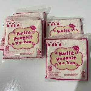 Yeyen kulit pangsit, 200gr ukuran 10cmx10cm