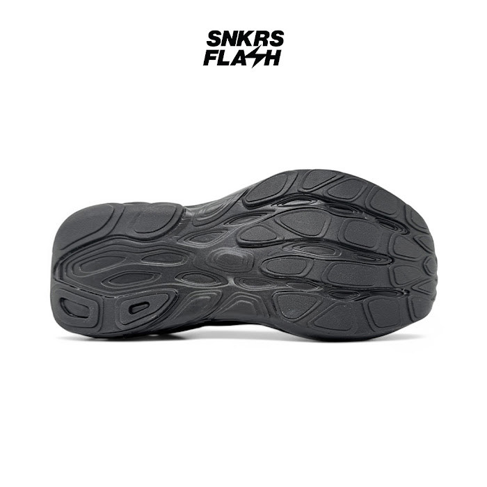 NEW BALANCE 880 Triple Black Sepatu Lari Pria - M880K15 - Size 45