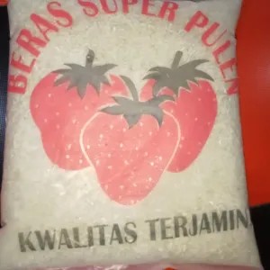 Beras C4 Stroberi 2.5kg