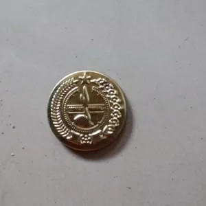 pin pramuka emas untuk topi boni